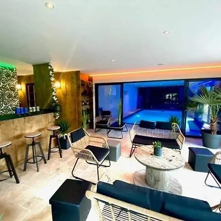 Luksustelt Avec Acces Piscine Illimite Fiennes