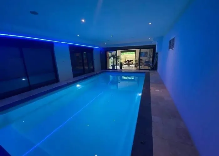 Avec Acces Piscine Illimite Fiennes